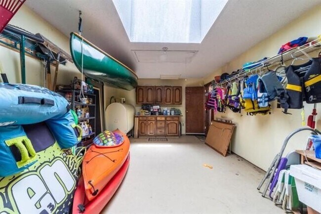 Building Photo - 15 Manor Estates Dr