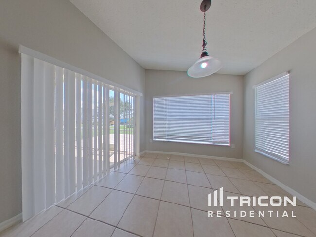 Building Photo - 7956 Floradora Dr