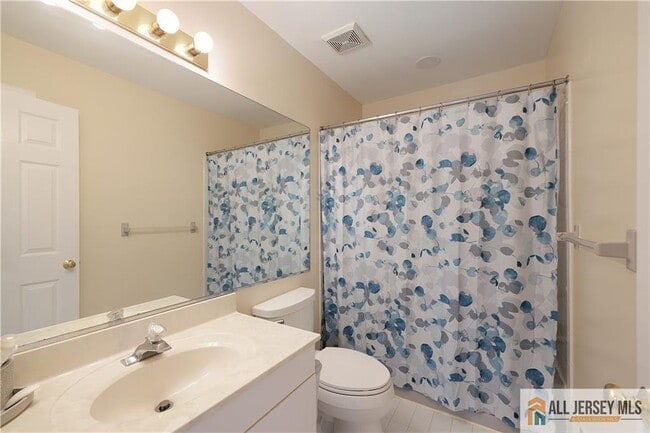 Building Photo - 160 Buttonwood Dr