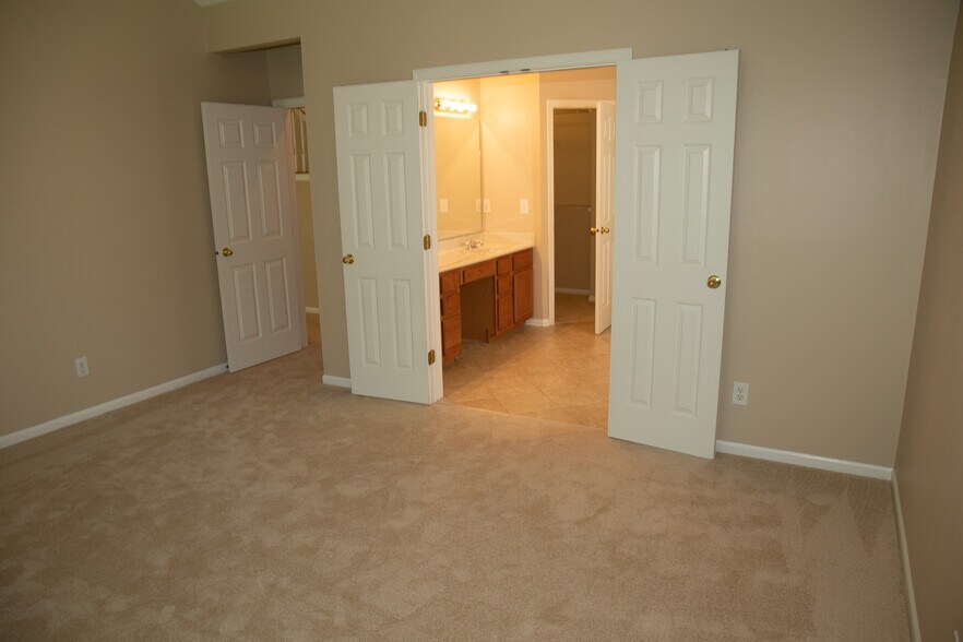 Building Photo - 12584 Autumn Gate Way