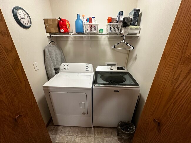 Building Photo - 140 War Admiral Lane