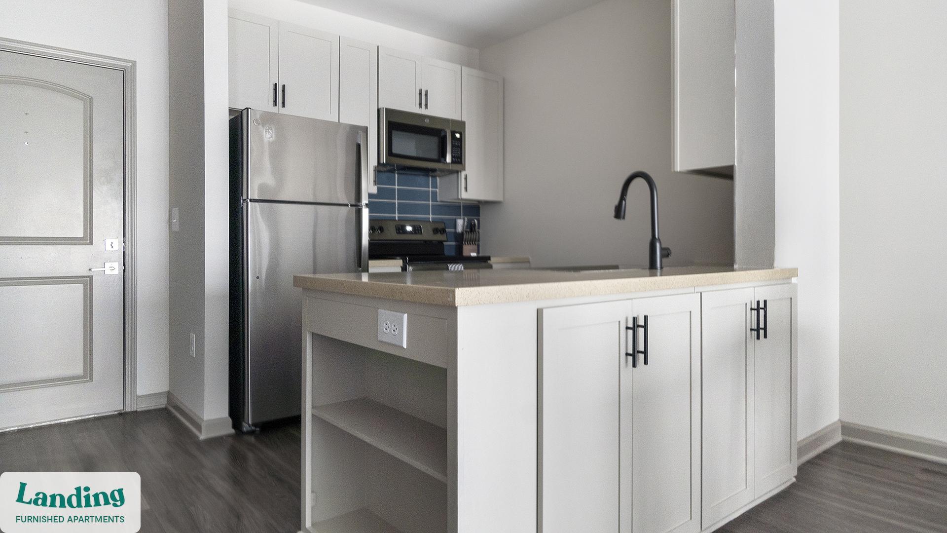 Building Photo - 900 E Six Forks Rd