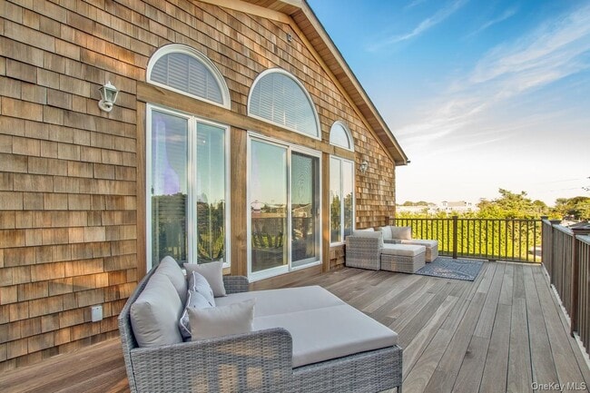 Building Photo - 20 Alanson Ln