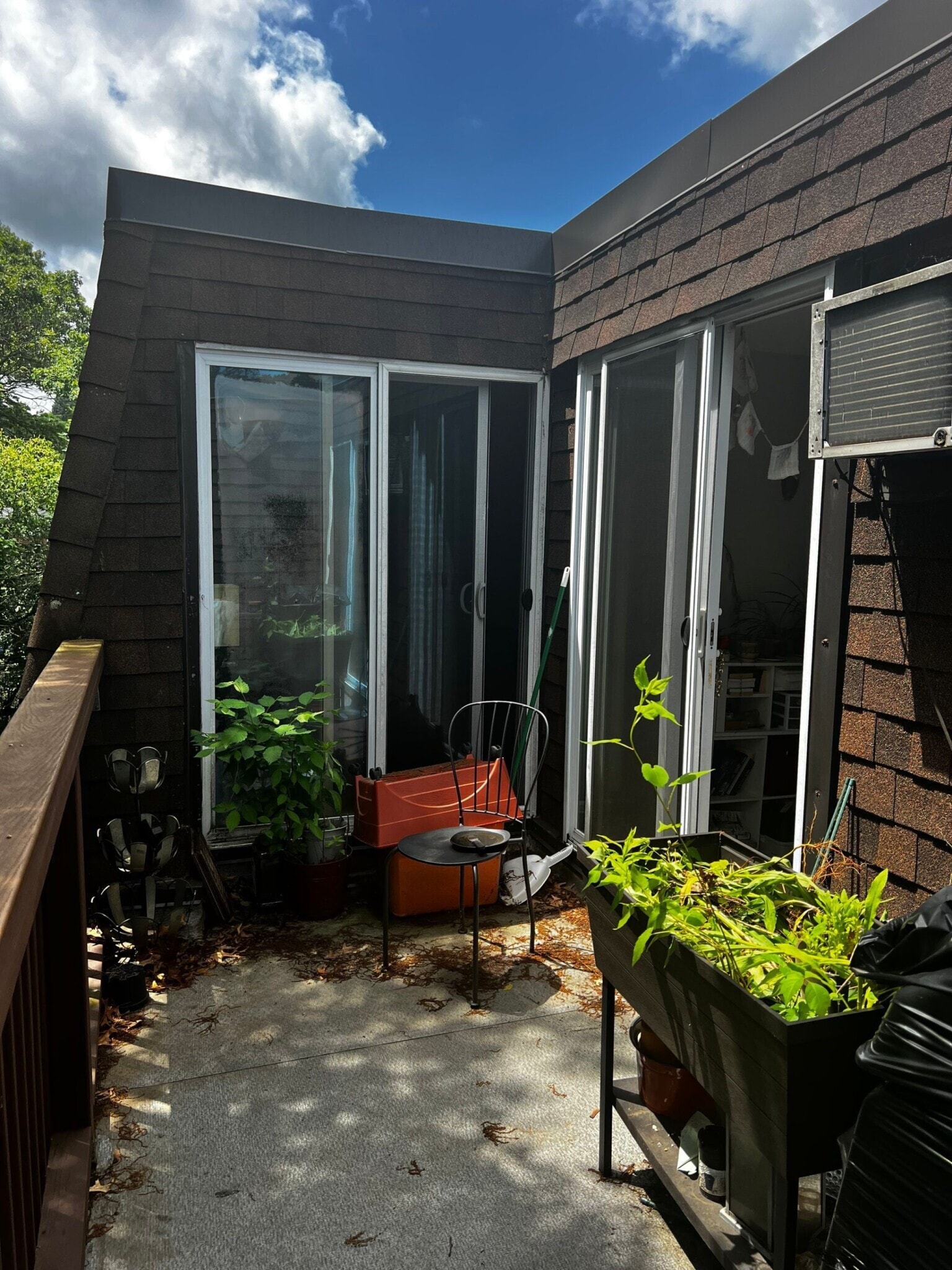 Building Photo - 144 Kenrick St