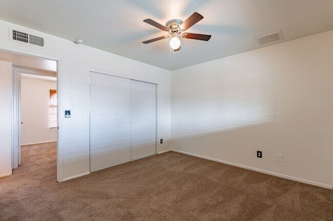 Building Photo - 4501 W Cinnabar Ave