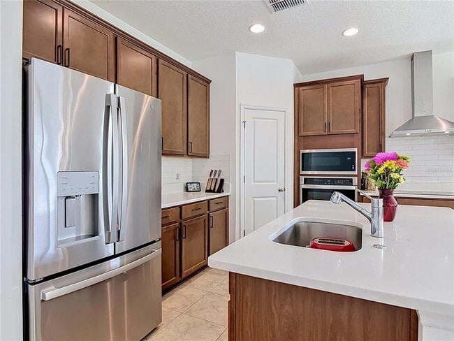 Building Photo - 792 Hyperion Dr