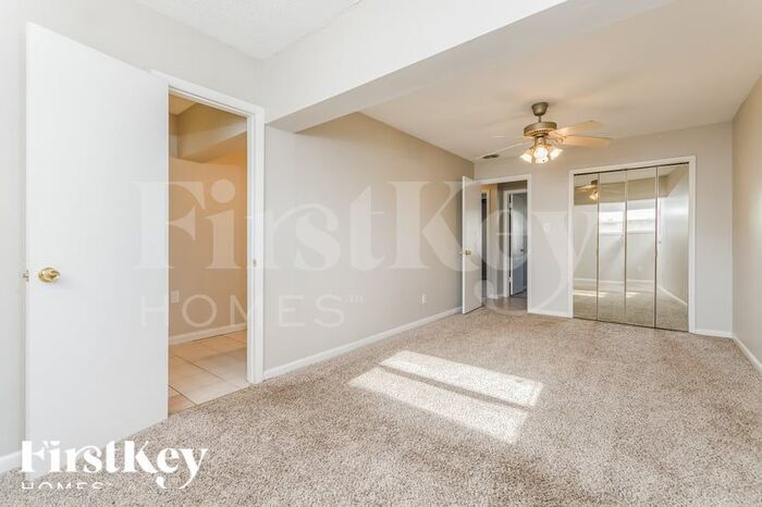 Building Photo - 5540 Lesser Dr