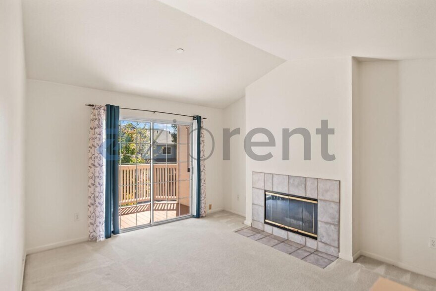 Building Photo - Unit 304