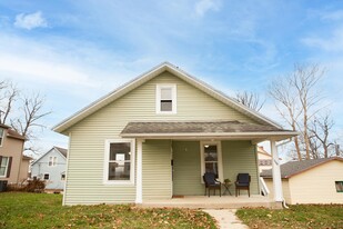 Building Photo - 1306 Chestnut Ave