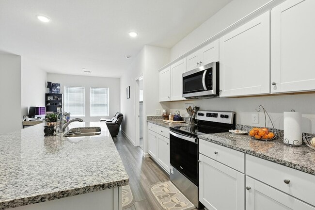 Building Photo - 5830 Capri Frst Dr