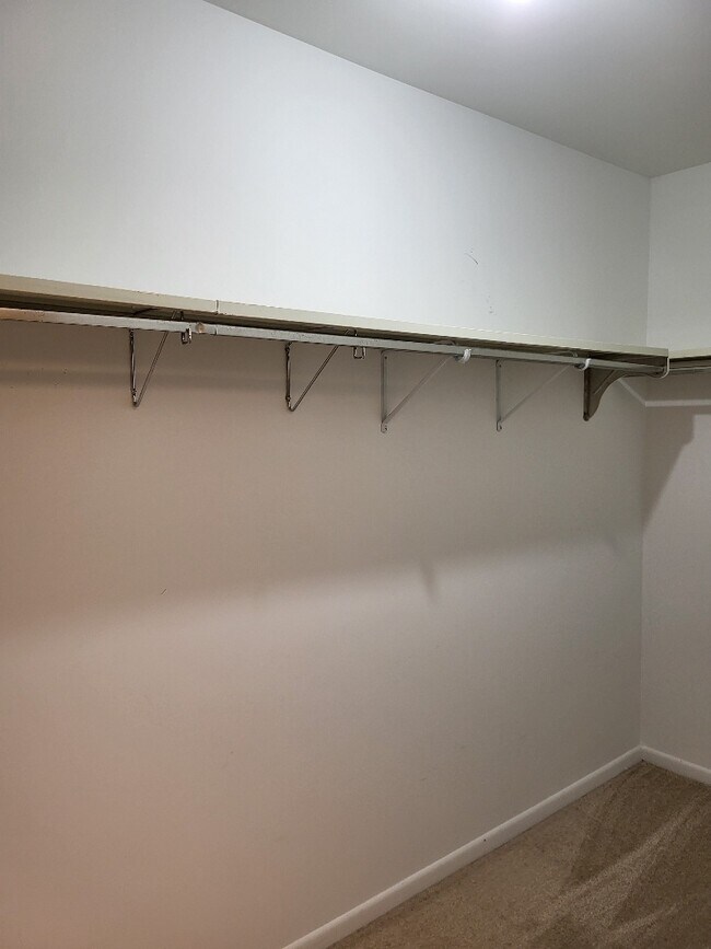 Building Photo - 7510 Farmingdale Dr