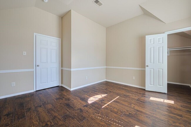 Building Photo - 2206 Grand Shore Ct