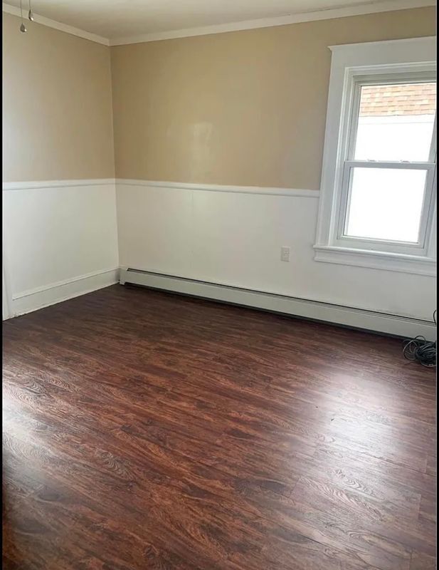 Building Photo - 382 E Grove St