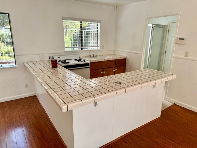 Building Photo - Very Spacious home in the desirable Porter Ranch area with a separate detached guest house