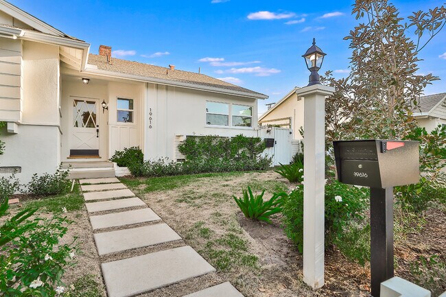 Building Photo - 19616 Victory Blvd