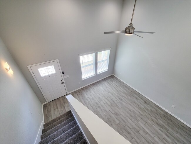 Building Photo - 16684 E Ivanhoe St