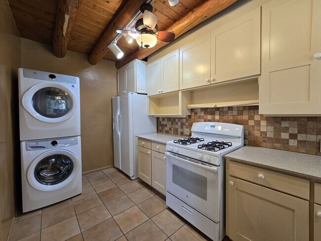 Building Photo - 1823 Tewa Rd