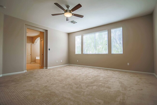 Building Photo - IMMACULATE 5 BEDROOM HOME!