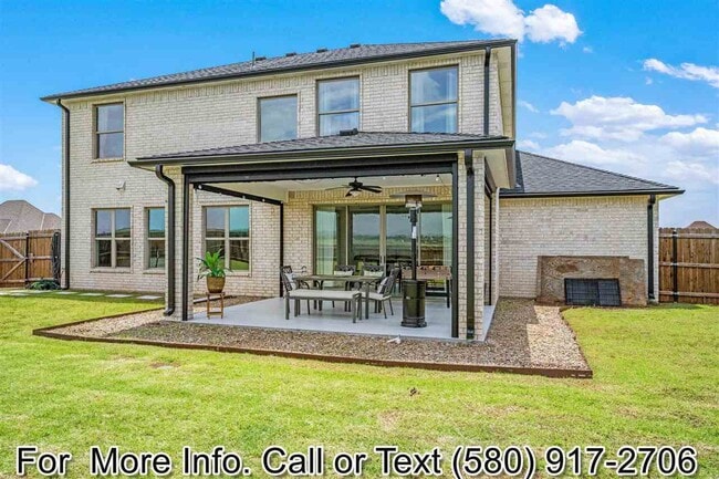 Building Photo - 6309 SW Oakmont Blvd