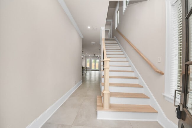 Building Photo - 6320 Milwee St