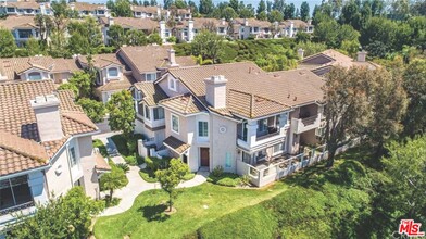 Building Photo - 1055 S Dewcrest Dr