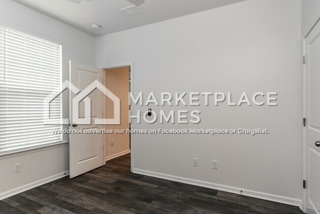 Building Photo - 433 Stonefield Cir