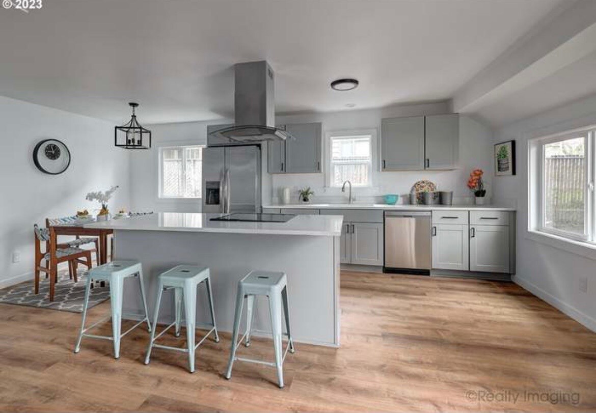 Building Photo - 203 NE 162nd Ave