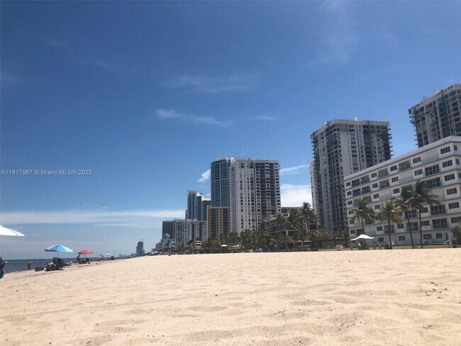 Building Photo - 3001 S Ocean Dr