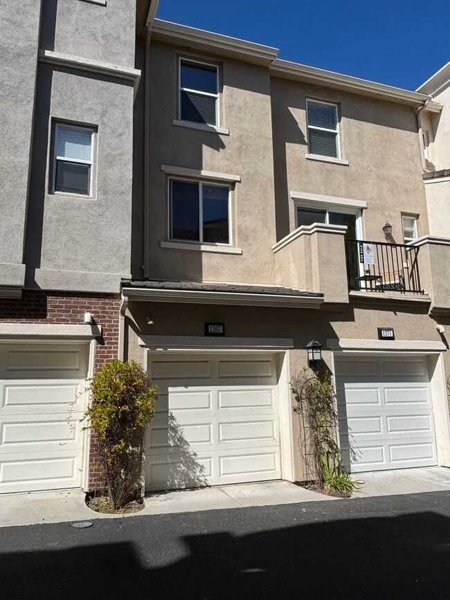 Building Photo - 1267 Elfin Forest Rd E