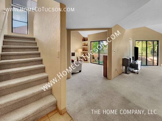 Building Photo - Short Term Furnished Foothills Condo 5675 N Camino Esplendora-2211