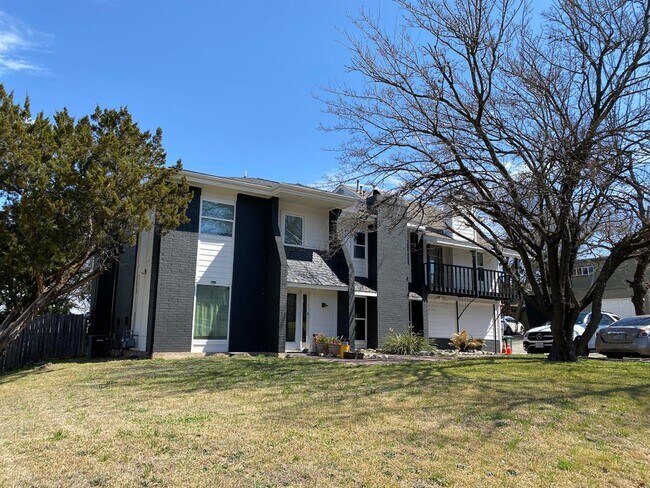 Building Photo - 1904 Woodland Ave