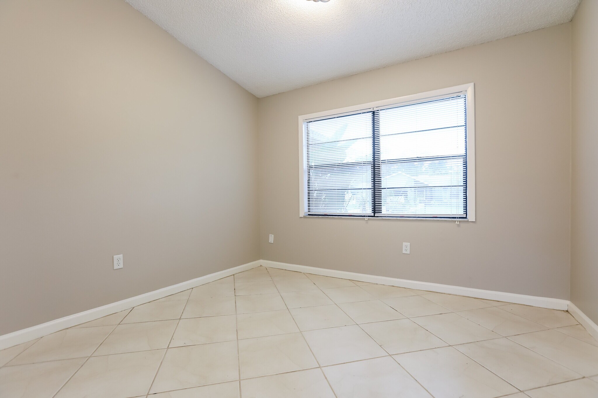 Building Photo - 2473 Guthrie Cir