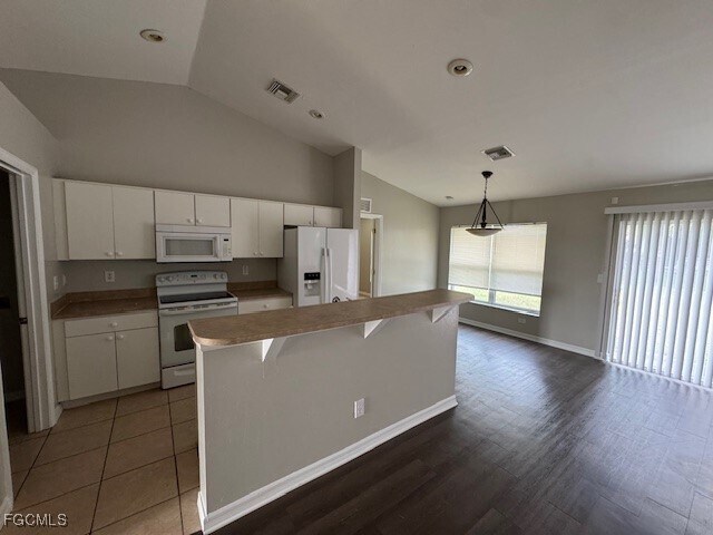 Building Photo - 2132 Chiquita Blvd N