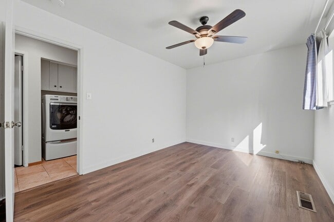 Building Photo - Beautifully Updated 3BR/2BA Home with Private Garden Oasis