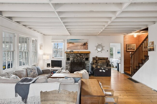 Building Photo - 6 PRIVATE Row