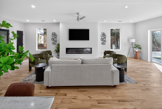 Building Photo - 1273 Danner St SE