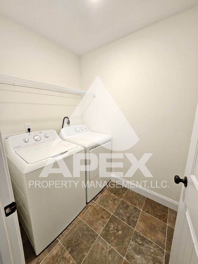 Building Photo - 8029 Poplar Grv Ln
