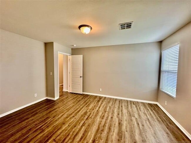 Building Photo - Newer build in Cherry Creek Phase III.