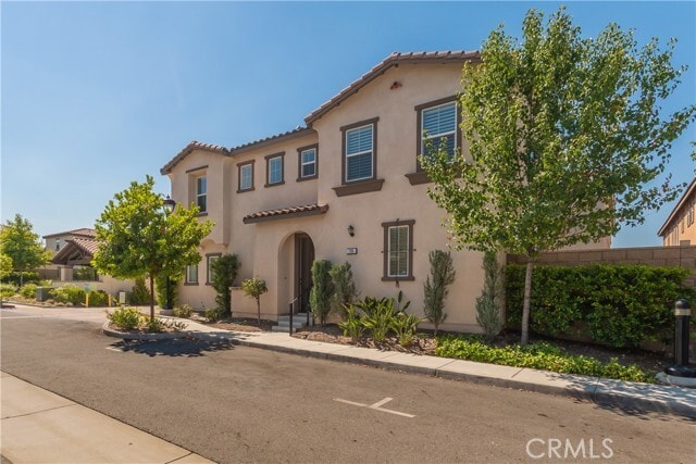 Building Photo - 726 Huron Dr