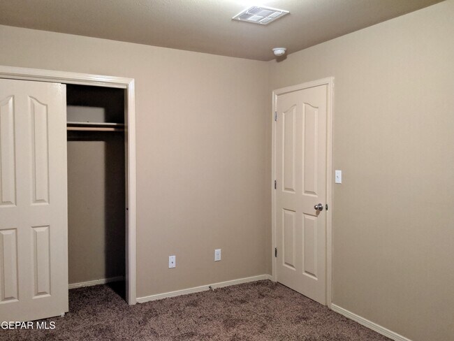 Building Photo - 11624 Windrift Ct