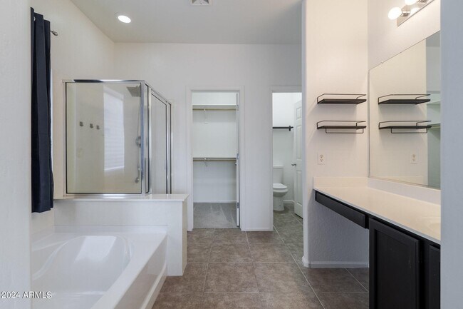Building Photo - 44175 W Knauss Dr