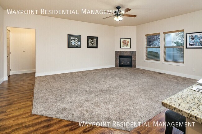 Building Photo - 2686 Vallin Ave N