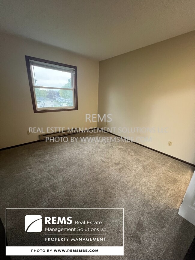 Building Photo - 1400-1406 Tuttle St