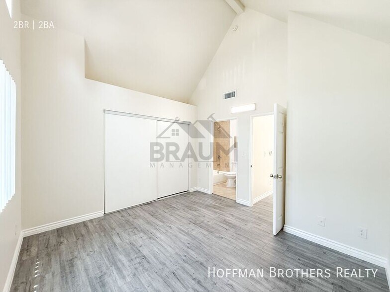 Building Photo - 14257 Friar St