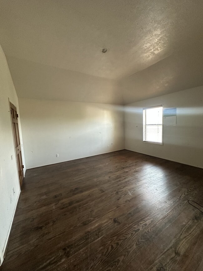 Building Photo - 1214 E Alamo St