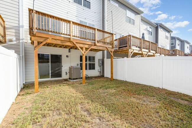 Building Photo - Upscale 2023 Build – EV Charger + Commuter...