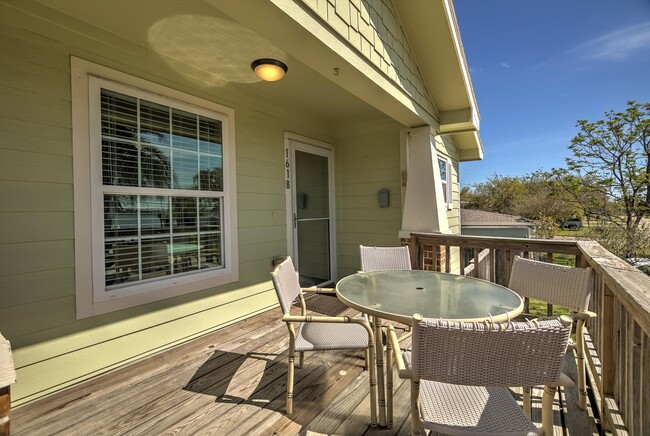 Building Photo - 1618 Bayou Shore Dr