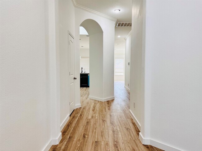 Building Photo - 25827 Rustica Dr