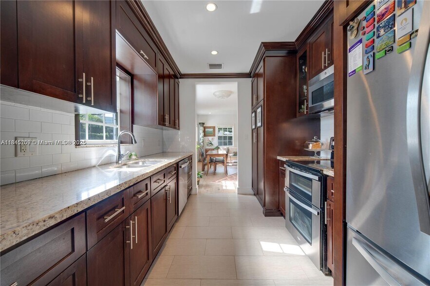 Building Photo - 106 Florida Ave