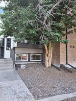 Building Photo - 451 Golden Cir